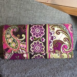 Vera Bradley “Very Berry Paisley”Portfolio Wallet